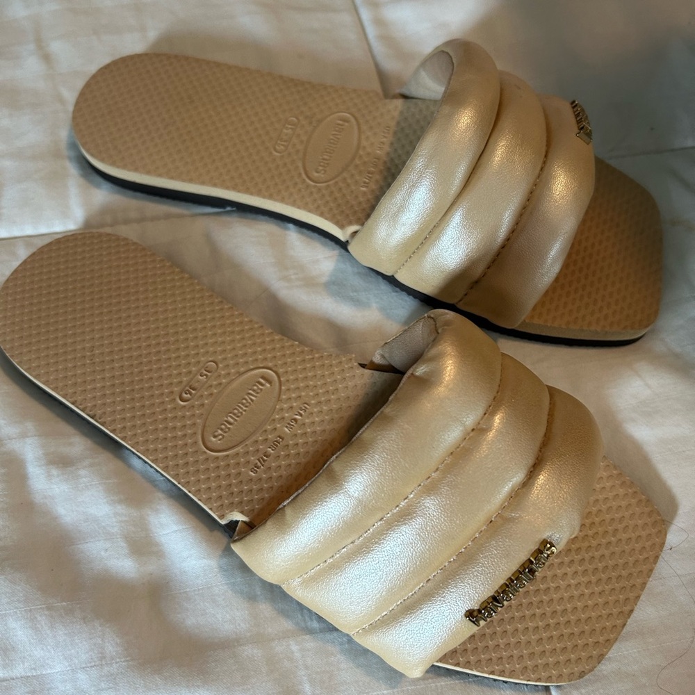 Havaianas slides